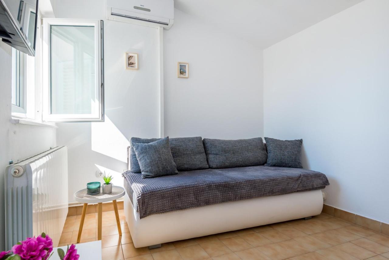 Apartment And Rooms Dalmatiko Vodice Eksteriør billede