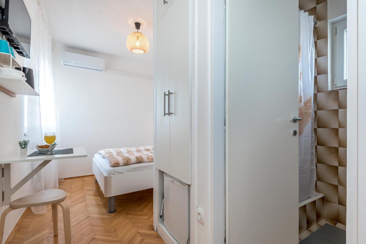 Apartment And Rooms Dalmatiko Vodice Eksteriør billede