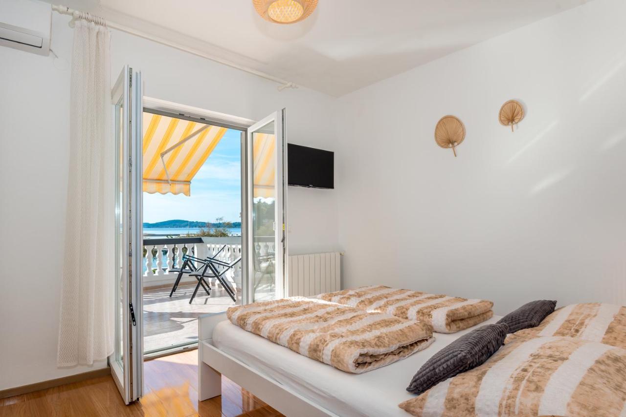 Apartment And Rooms Dalmatiko Vodice Eksteriør billede