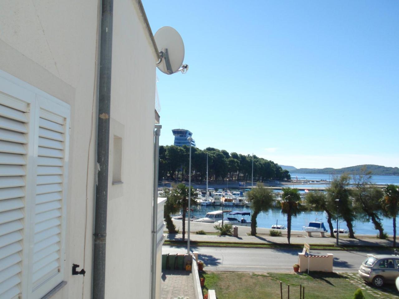 Apartment And Rooms Dalmatiko Vodice Eksteriør billede